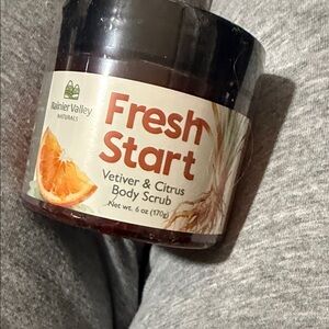 Rainier Valley Botanicals Fresh Start Vetiver & Citrus Body Scrub